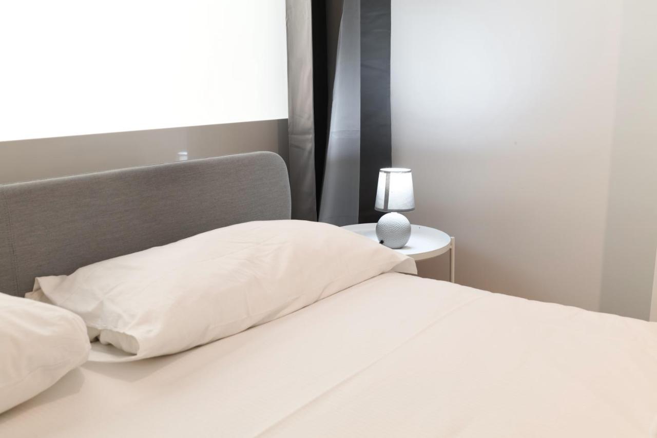 Primopiano - La Malfa Flats Apartment Milan Bagian luar foto