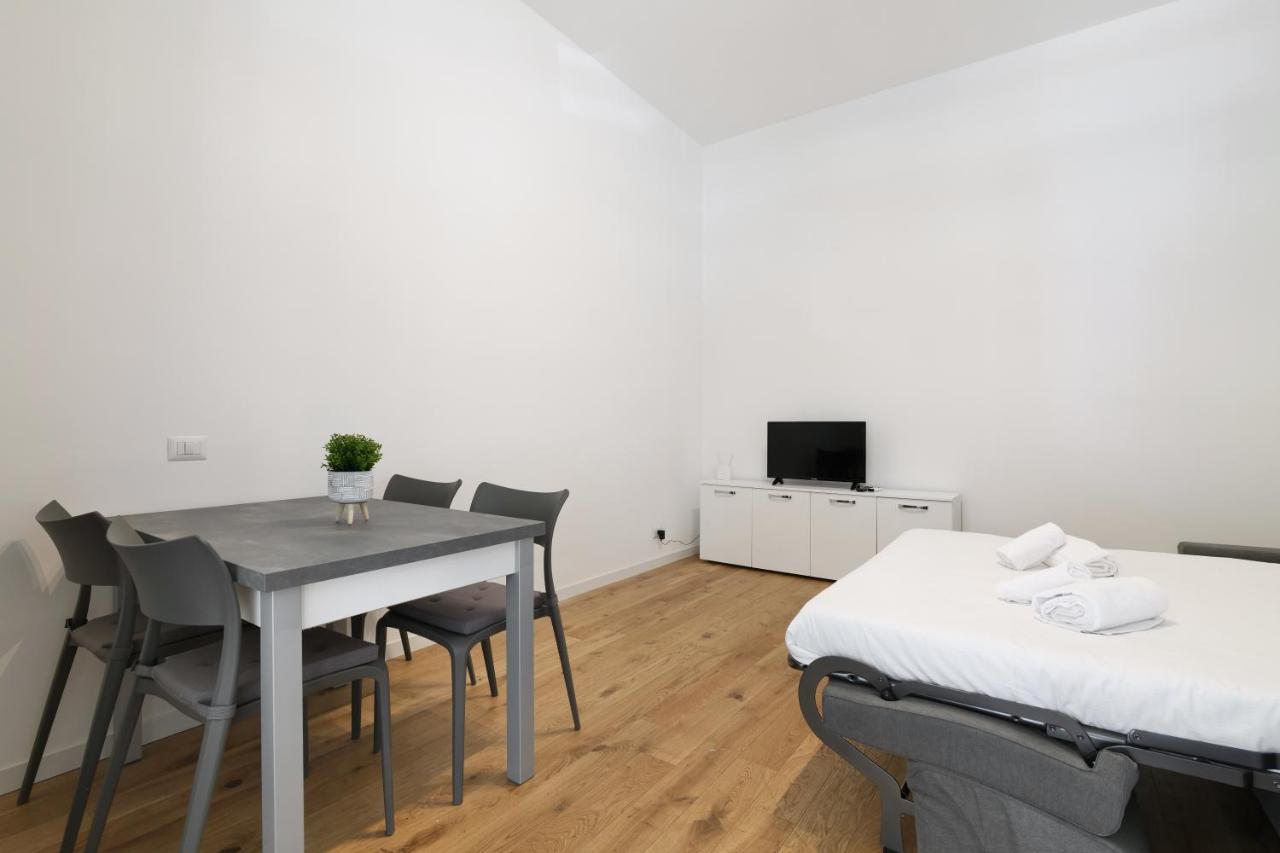 Primopiano - La Malfa Flats Apartment Milan Bagian luar foto